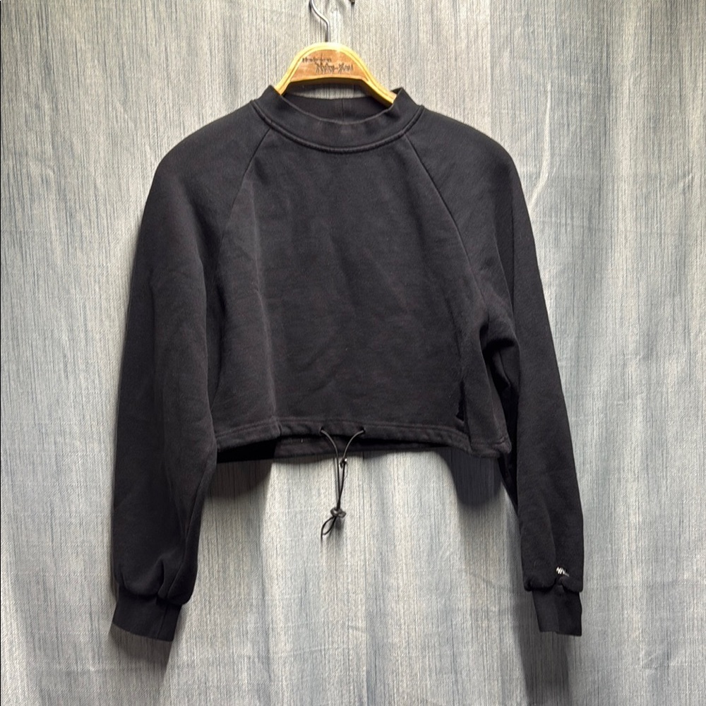 🚩 Kuwalla Black Cropped Sweatshirt size extra small